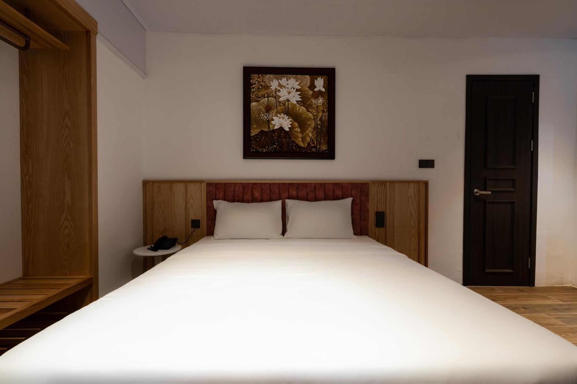 Haven Hut Hotel Ho Chi Minh City Exterior photo